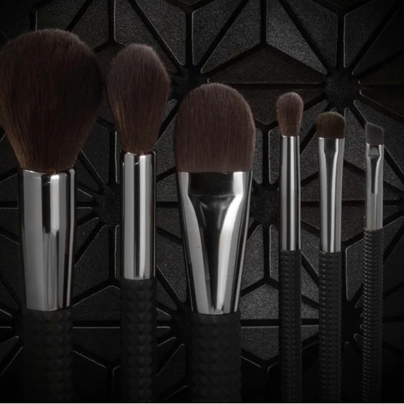 LARUCE Makeup Brushes Set of 7 New - Picture 1 of 11